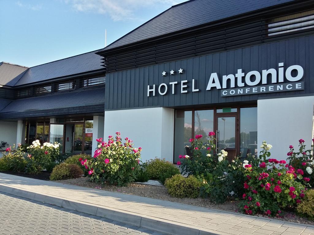 Hotel Antonio Conference Brzeg Exteriér fotografie